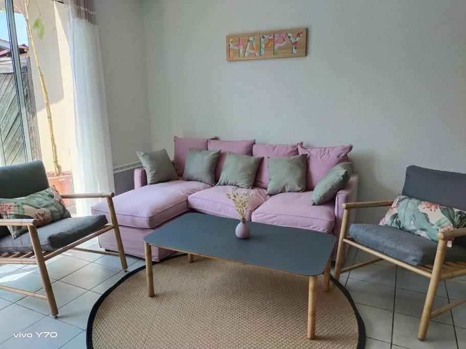 Jolie Maison Paisible, Avec Jardinet Et Parking Appartement
