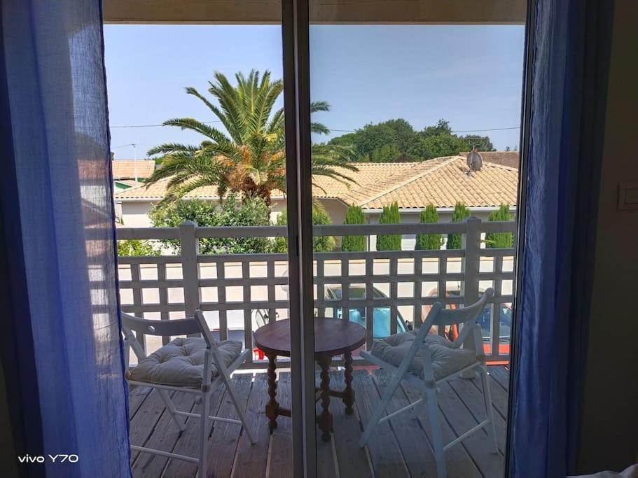 Jolie Maison Paisible, Avec Jardinet Et Parking *